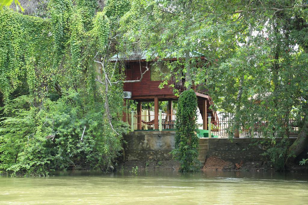 Hotel River Front Tissamaharama Exterior foto